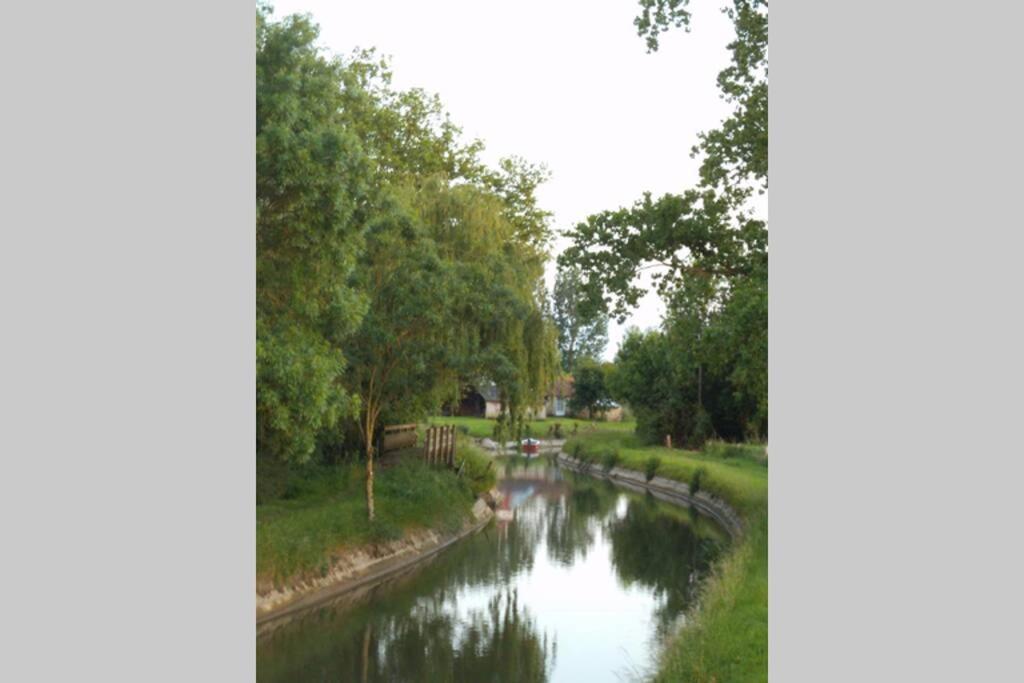 فيلا Gite Aniel Meuble Au Coeur Du Marais Poitevin Maille  المظهر الخارجي الصورة